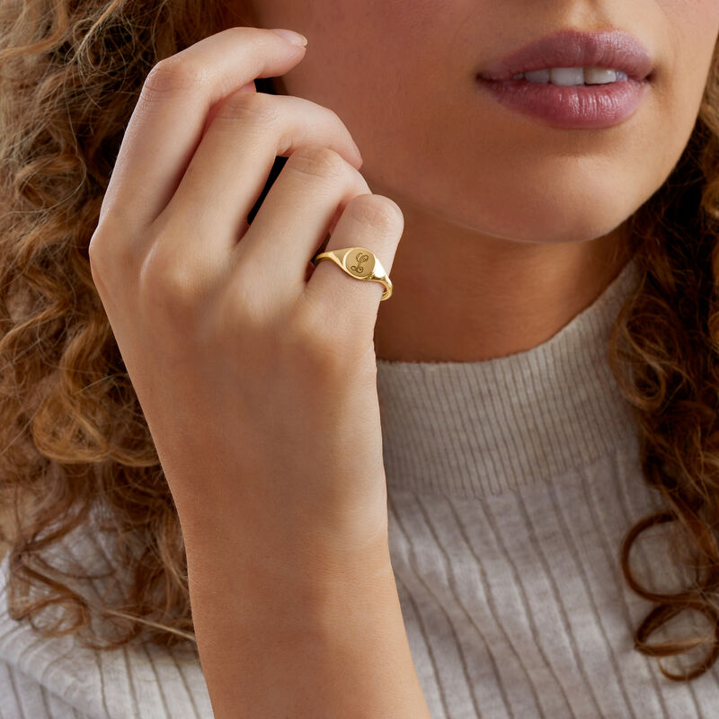 Italian 14kt Yellow Gold Personalized Circle Signet Ring image number 3