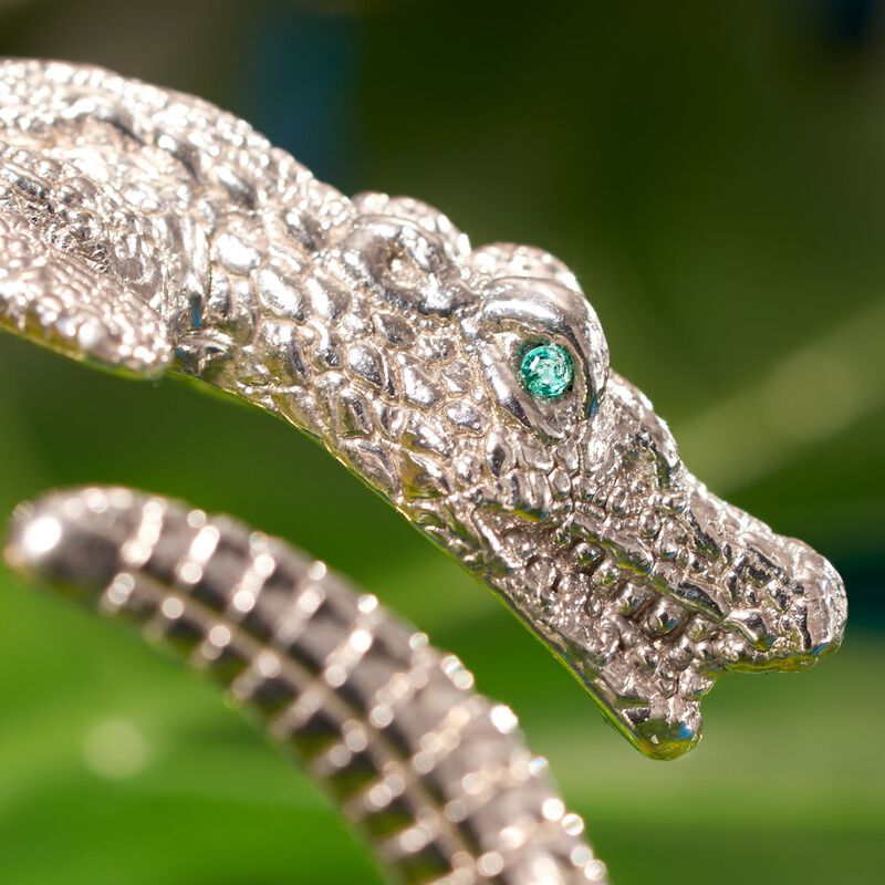 Italian Sterling Silver Alligator Bypass Bangle Bracelet with Emerald Accents. 7.5&quot; image number 3