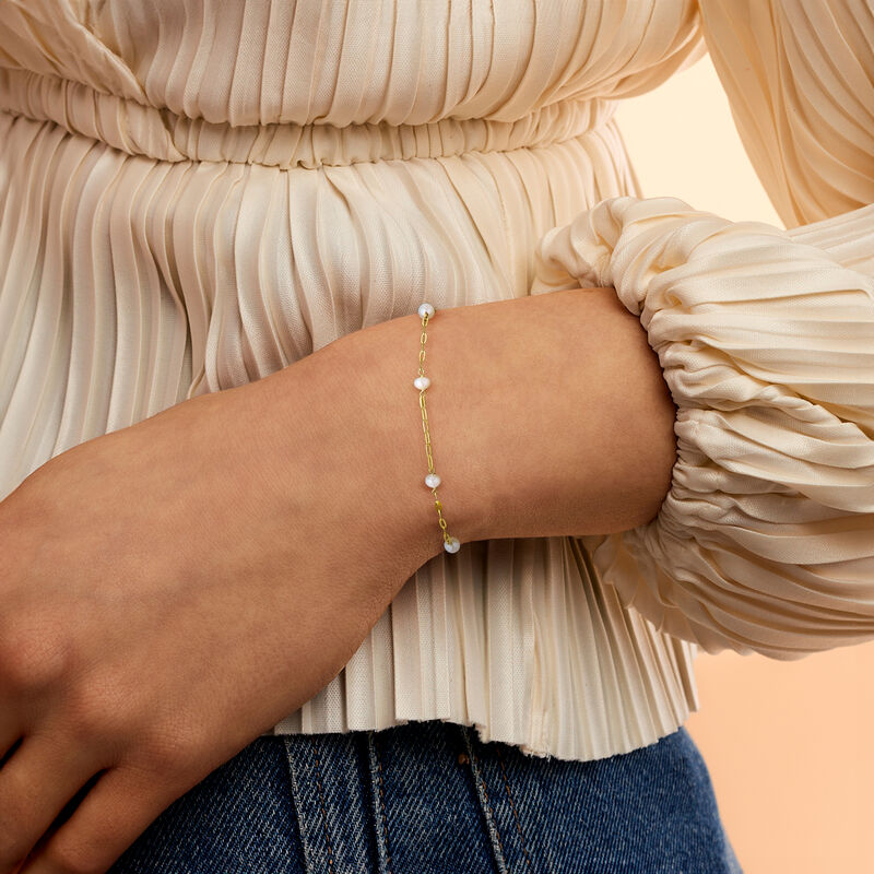 3-4mm Cultured Pearl and 14kt Yellow Gold Paper Clip Link Station Bracelet image number 1