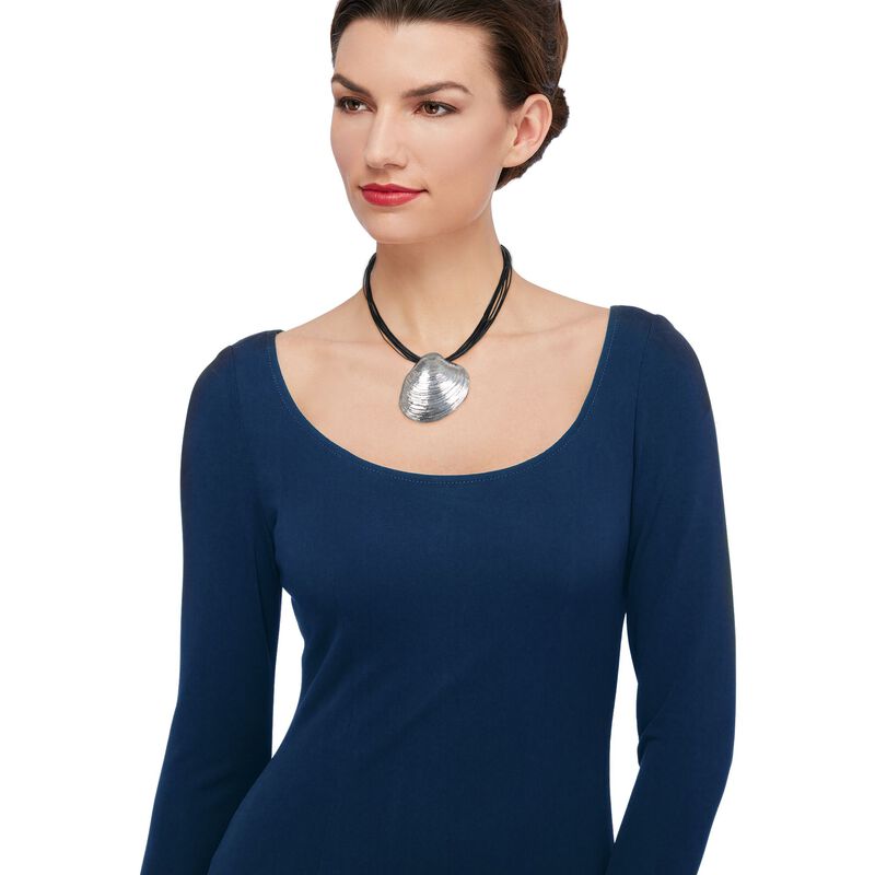 Sterling Silver and Black Leather Quahog Shell Necklace image number 1