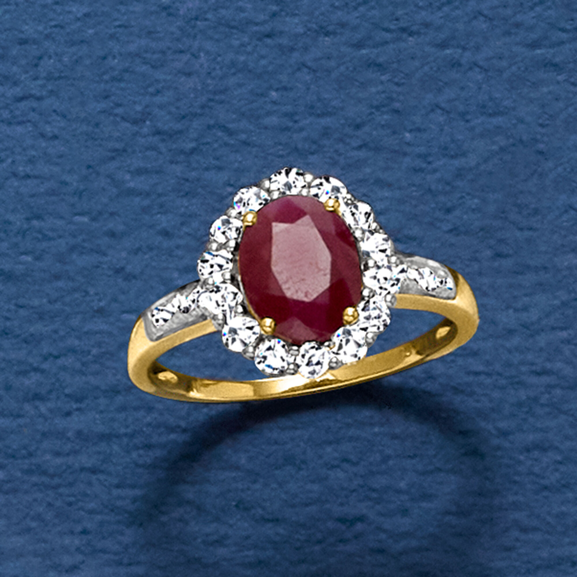 ン 大人気 新品 ノ 2.00 Carat Ruby and .64 ct. t.w. Diamond Ring in 18kt Yellow アクセサリー