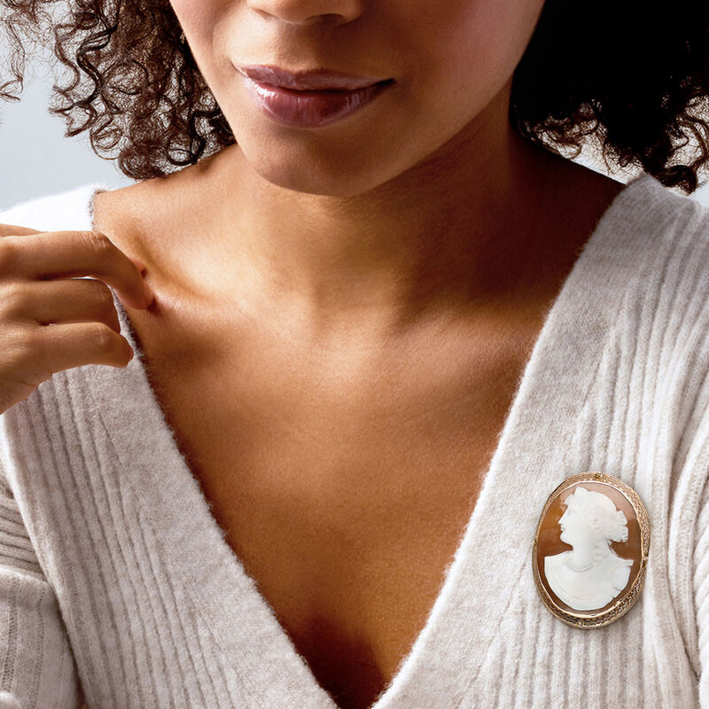 C. 1960 Vintage Brown Shell Left-Facing Cameo Pin/Pendant in 10kt Yellow Gold image number 2