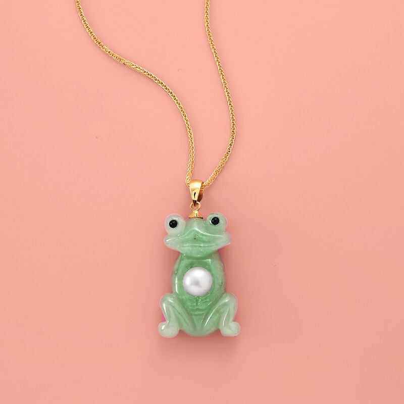 7mm Cultured Pearl and Green Jade Frog Pendant with 14kt Yellow Gold. image number 2