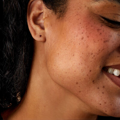 Garnet Flat-Back Earrings in 14kt Yellow Gold