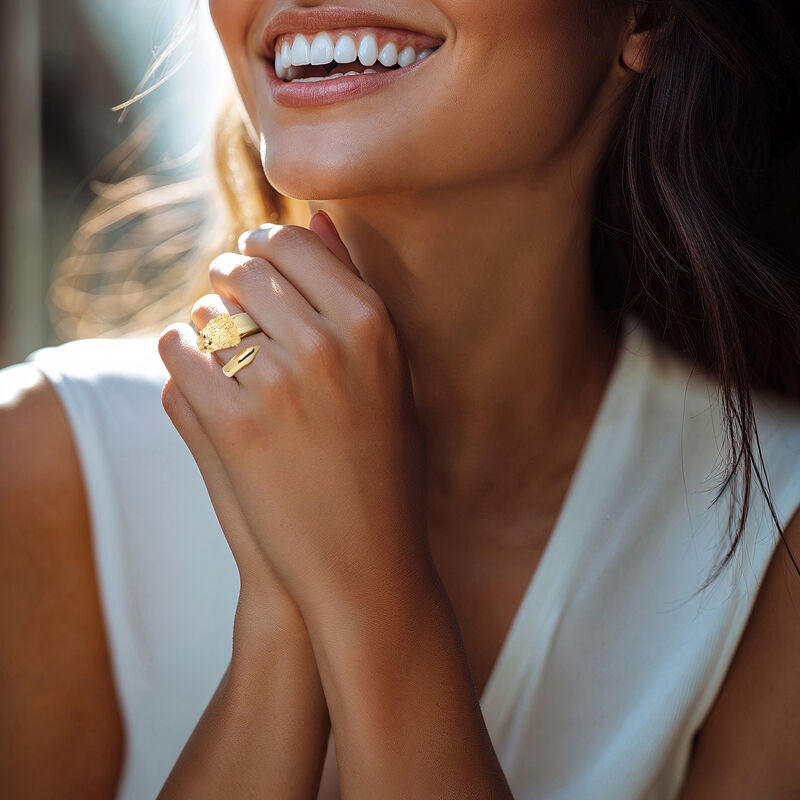 C. 1970 Vintage 18kt Yellow Gold Lion Ring with Rubies. Size 5 image number 1