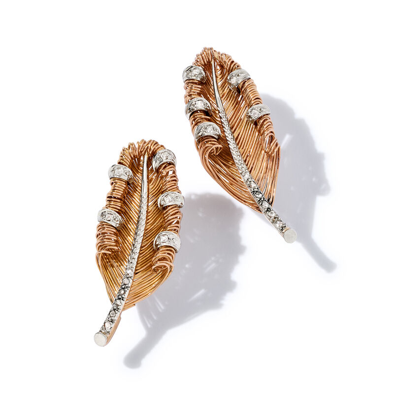 C. 1920 Vintage .22 ct. t.w. Diamond Feather Clip-On Earrings in 18kt Yellow Gold image number 3