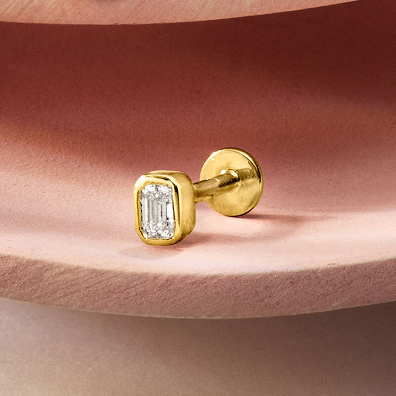 Emerald-Cut Lab-Grown Diamond Single Flat-Back Stud Earring in 14kt Yellow Gold image number 3