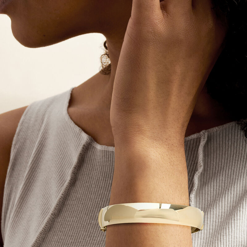 Italian 14kt Yellow Gold Bangle Bracelet. 7.5" image number 1