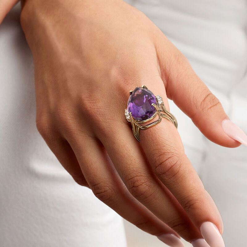 C. 1980 Vintage 22.00 Carat Amethyst Ring with .40 ct. t.w. Diamonds in 14kt Yellow Gold. Size 5 image number 1