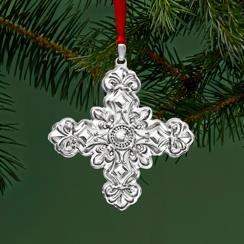Reed & Barton 2024 Sterling Silver Annual Christmas Cross Ornament - 54th Edition image number 4