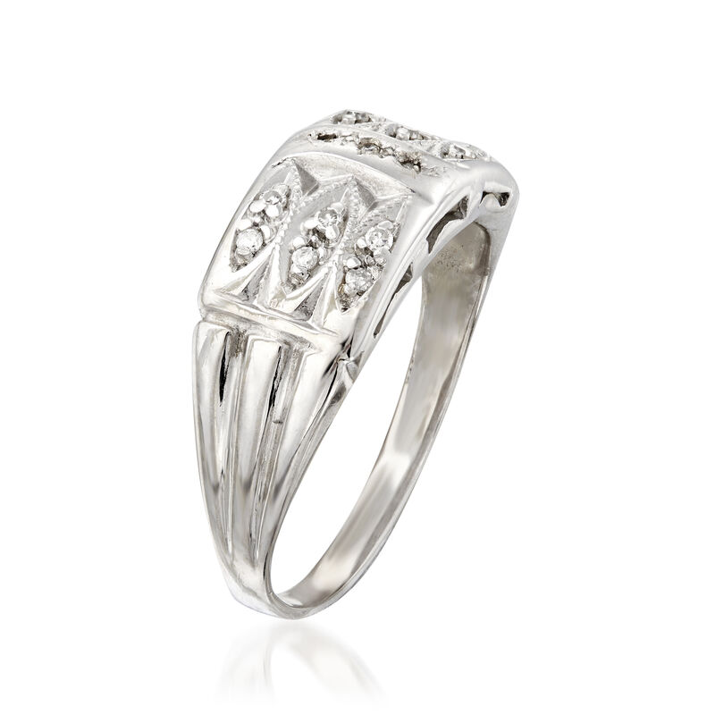 C. 1940 Vintage .15 ct. t.w. Diamond Ring in 14kt White Gold image number 2