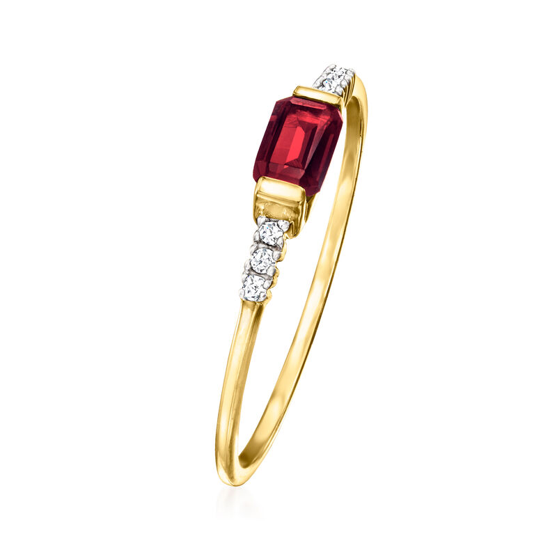 .30 Carat Garnet Ring with Diamonds in 14kt Yellow Gold image number 1
