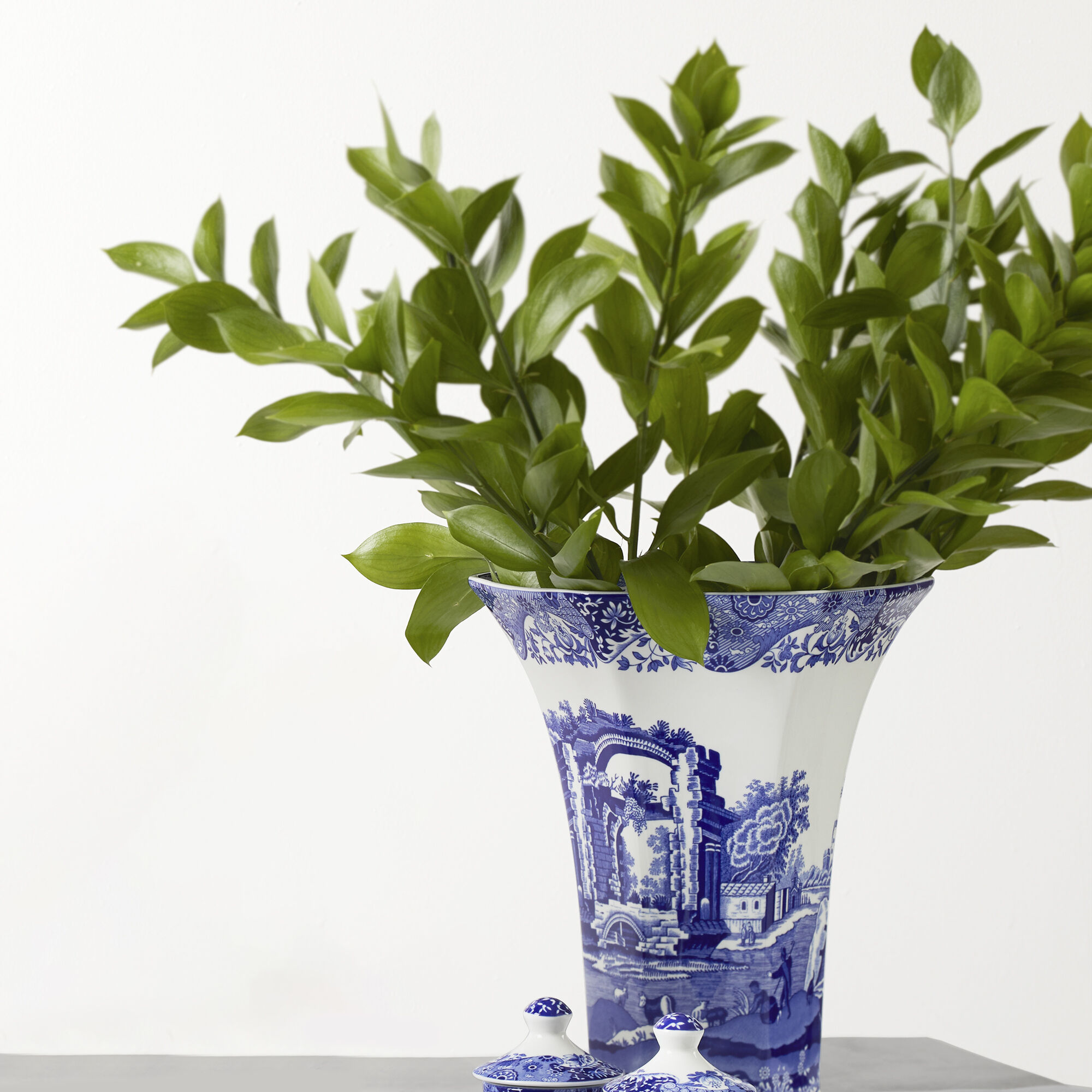 Spode blue italian hexagonal vase 2025