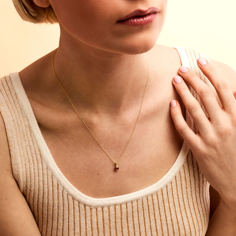.28 Carat Garnet Pendant Necklace in 14kt Yellow Gold. 16&quot; image number 2
