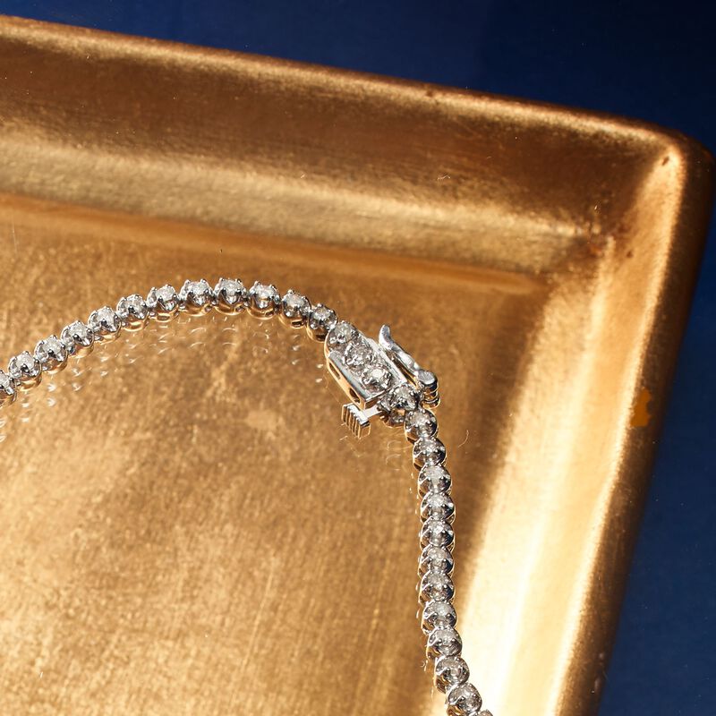 3.00 ct. t.w. Graduated Diamond Tennis Necklace in 14kt White Gold image number 4