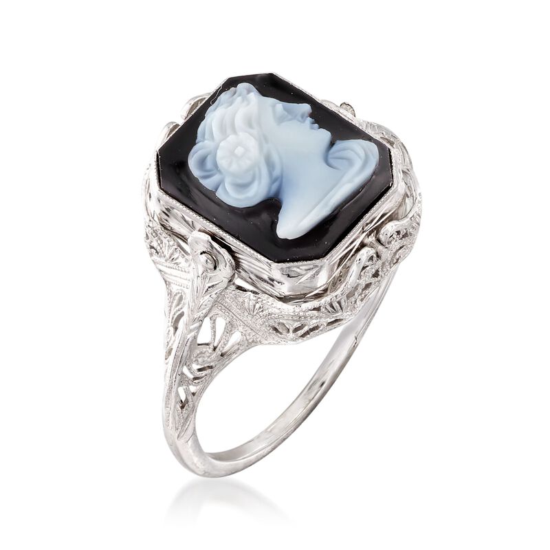 C. 1950 Vintage Black Onyx and White Agate Cameo Flip Ring with Diamond Accent in 14kt White Gold image number 4