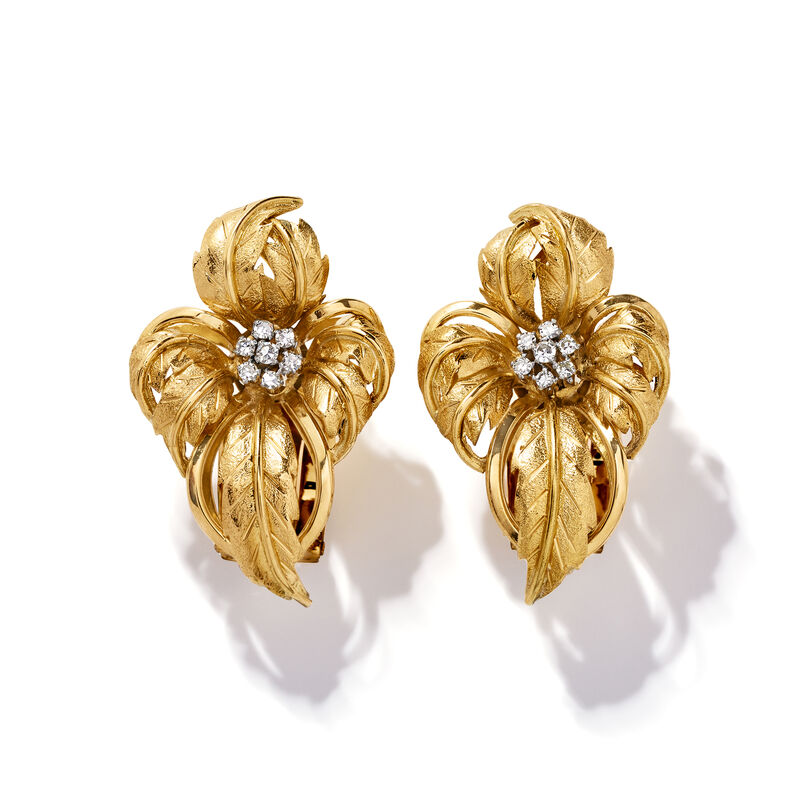 C. 1960 Vintage .30 ct. t.w. Diamond Floral Clip-On Earrings in 18kt Yellow Gold image number 3