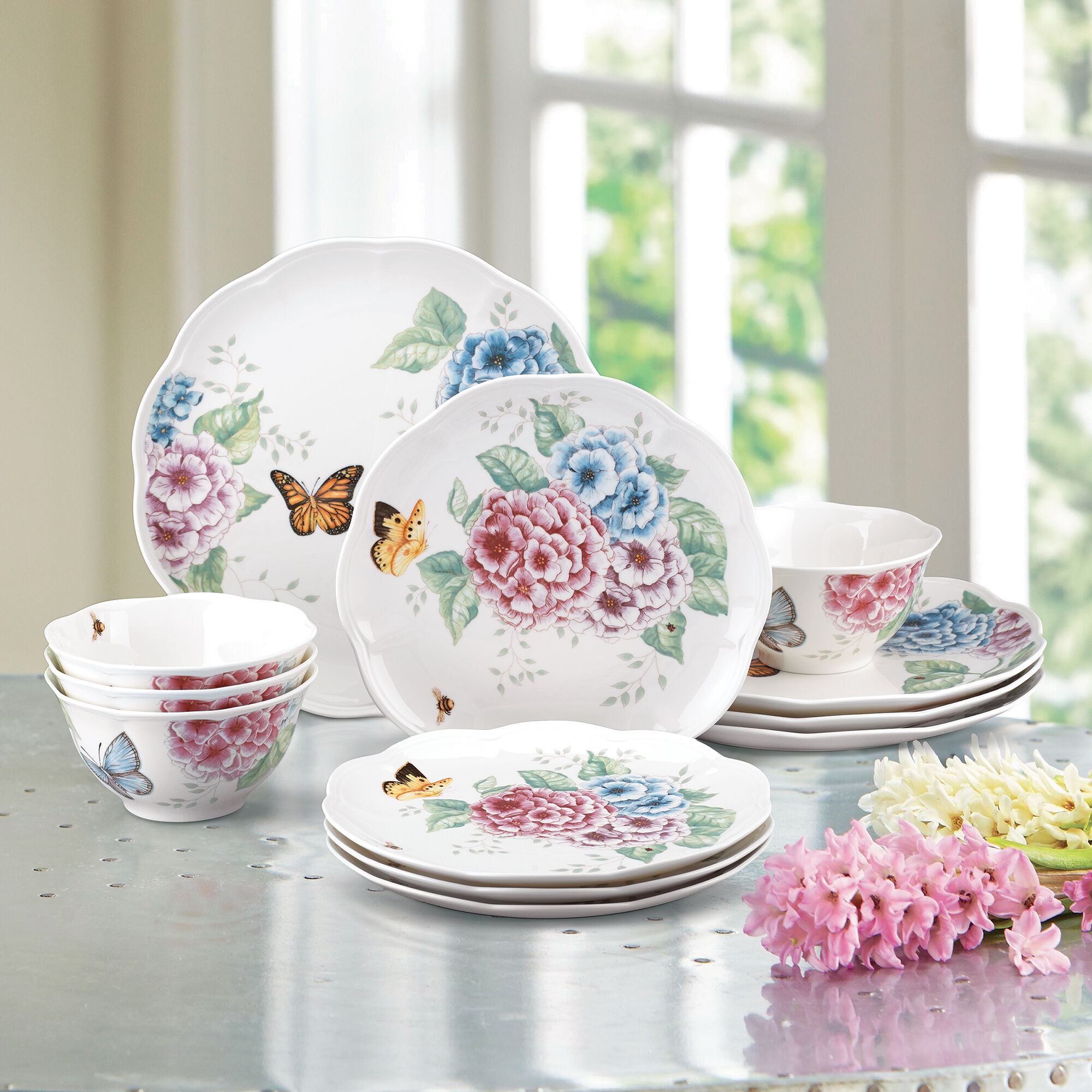 Lenox Butterfly Meadow Hydrangea 12 pc. Service for 4 Porcelain Dinnerware Set