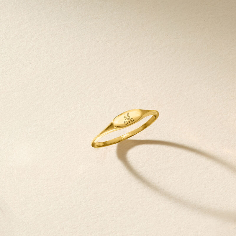 Plain - Italian 14kt Yellow Gold Oval Signet Ring. Size 9 image number 3