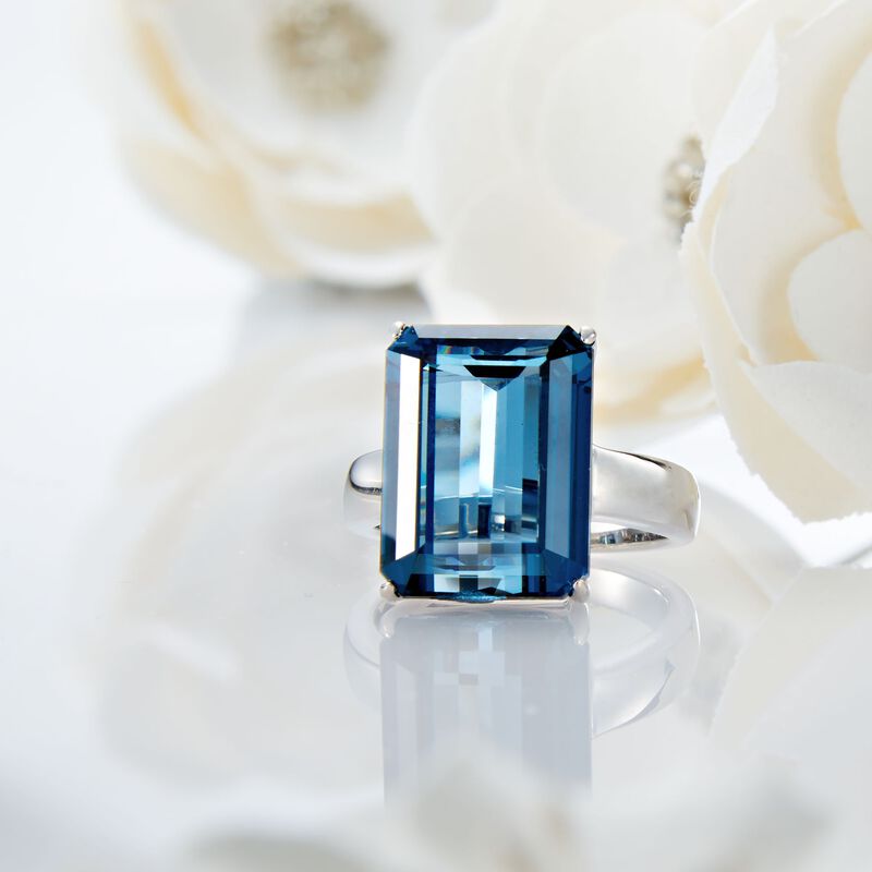 14.00 Carat London Blue Topaz Ring in Sterling Silver image number 3