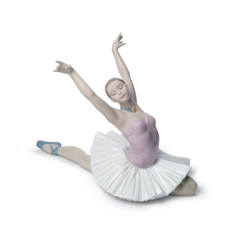 Nao &quot;The Art of Dance&quot; Porcelain Figurine image number 0