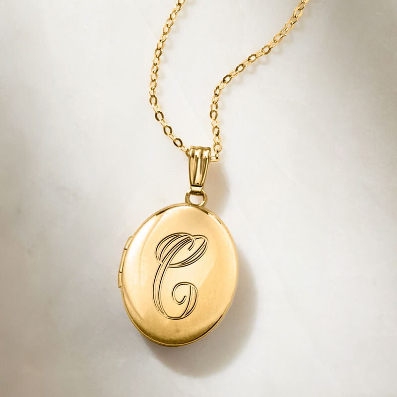 10kt Yellow Gold Personalized Oval Locket Necklace image number 4