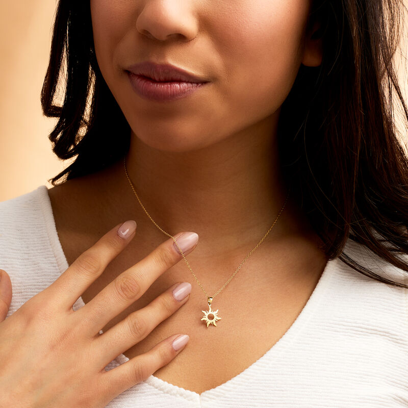 14kt Yellow Gold Sun Pendant Necklace image number 4