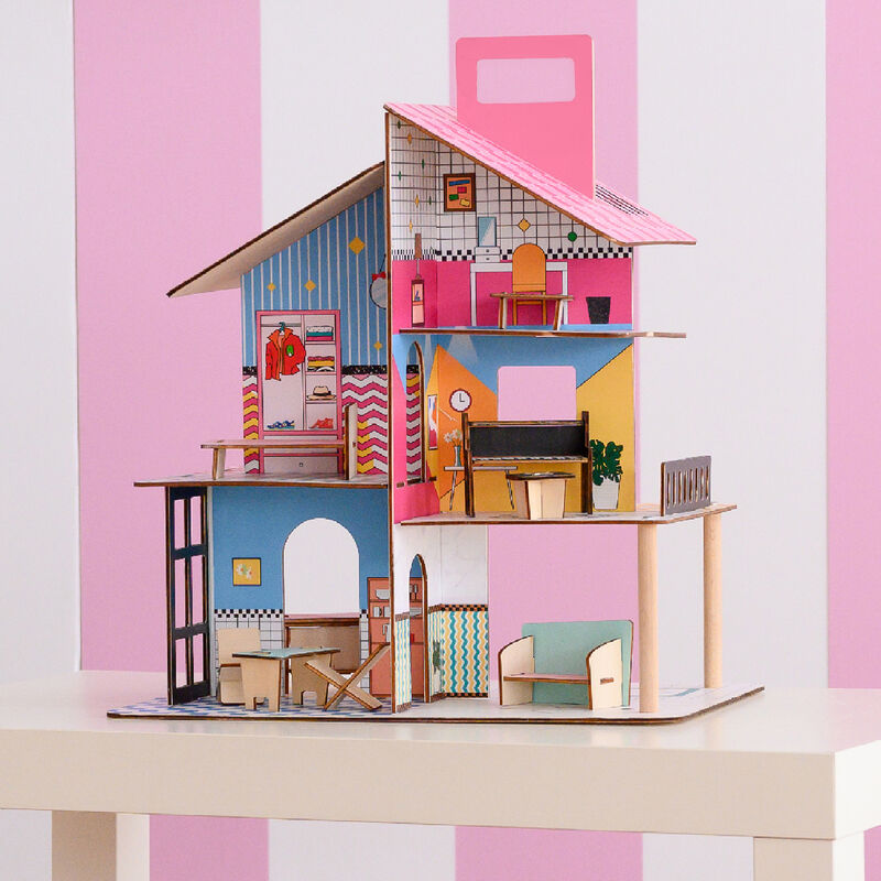 Olivia's Little World &quot;Dreamland&quot; Child's 360 Pop-Up Dollhouse with Accessories image number 7