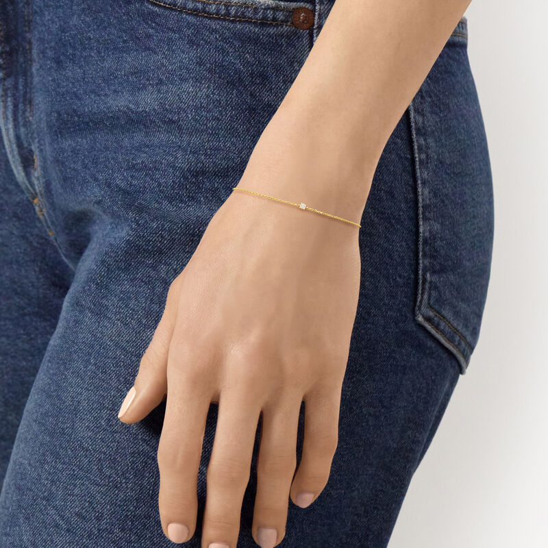 Diamond Station Bracelet in 14kt Yellow Gold. 7&quot; image number 1