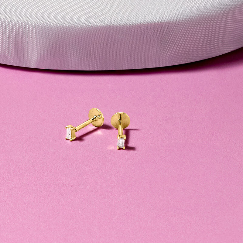 Baguette Diamond Flat-Back Stud Earrings in 14kt Yellow Gold image number 3