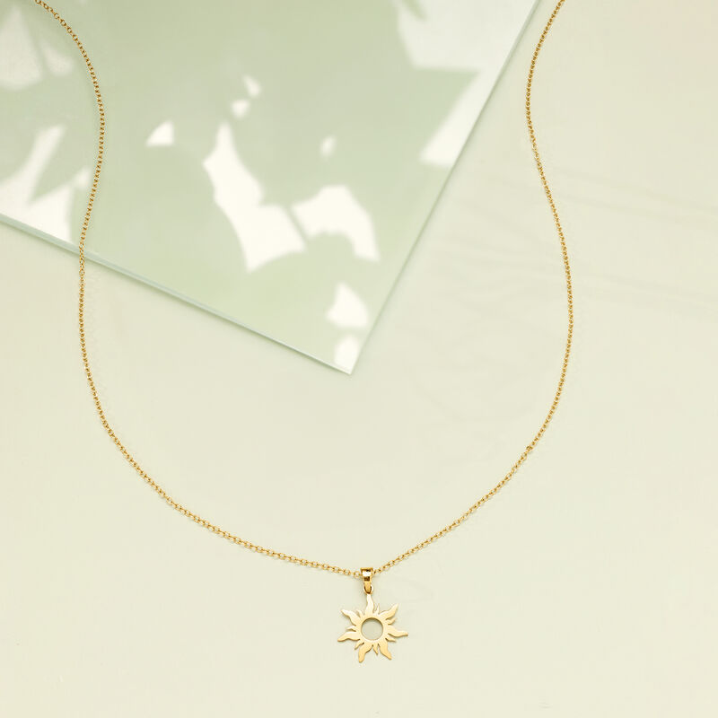 14kt Yellow Gold Sun Pendant Necklace image number 3