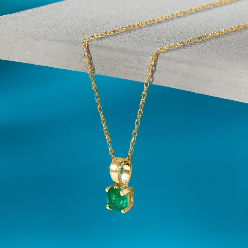 .22 Carat Emerald Pendant Necklace in 14kt Yellow Gold image number 3