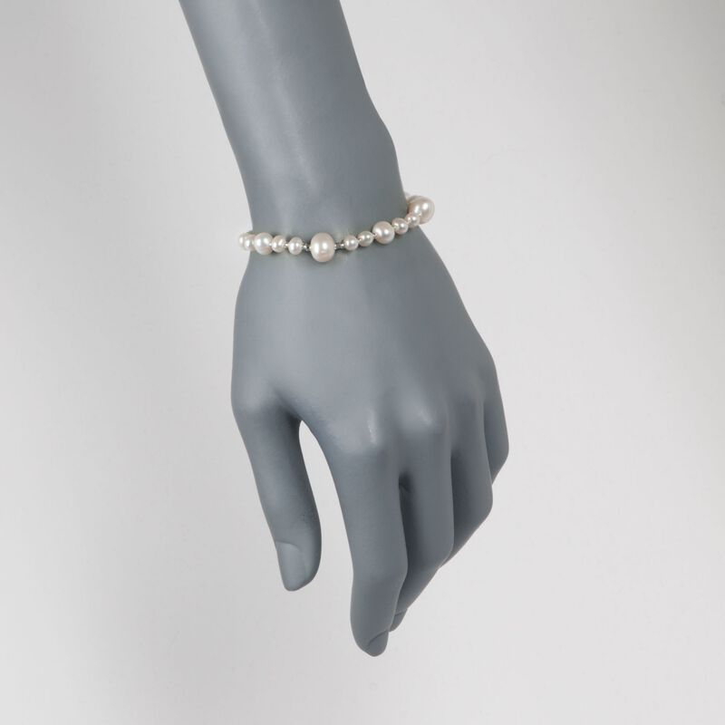 5-9mm Cultured Pearl and Glass Bead Necklace with Free Bracelet image number 4