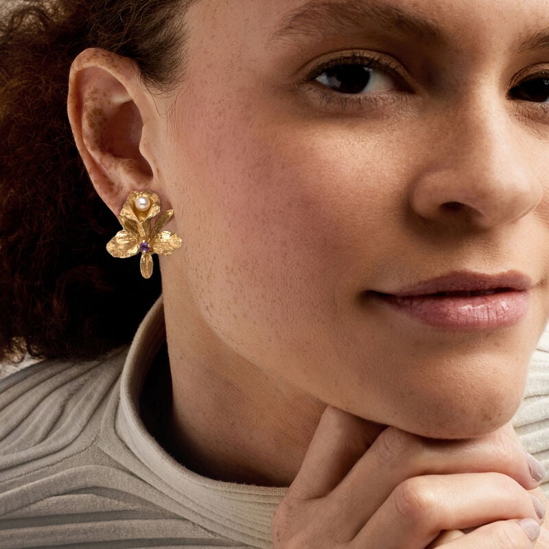 C. 1970 Vintage 4.5mm Cultured Pearl and .30 ct. t.w. Amethyst Orchid Clip-On Earrings in 14kt Yellow Gold image number 1
