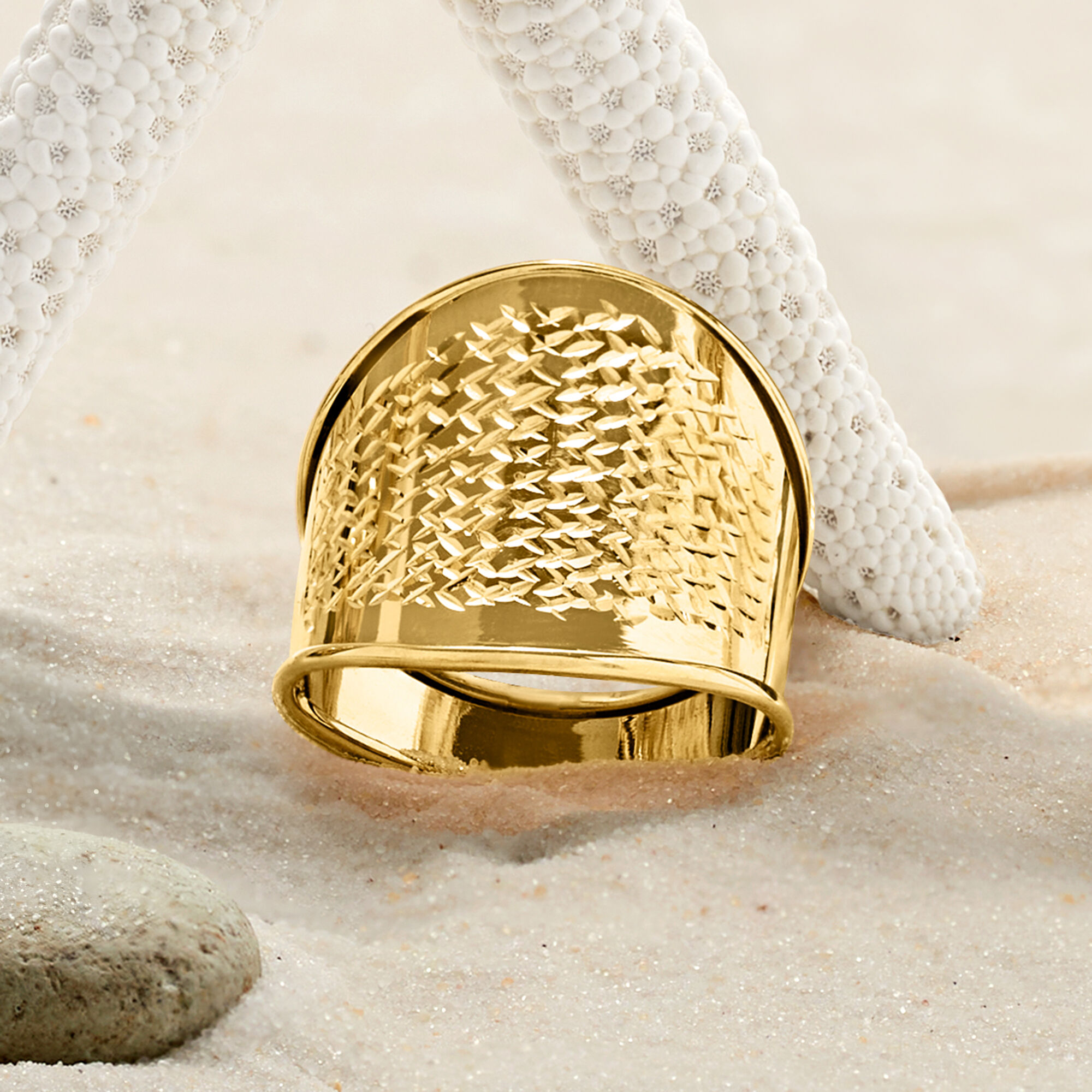 Ross Simons イタリアン14Kイエローゴールド溝付きオーバルバングルブレスレット, 8 inches, ゴールド, 不明 並行輸入品 : Ross-Simons Italian 14kt Yellow Gold Textured and