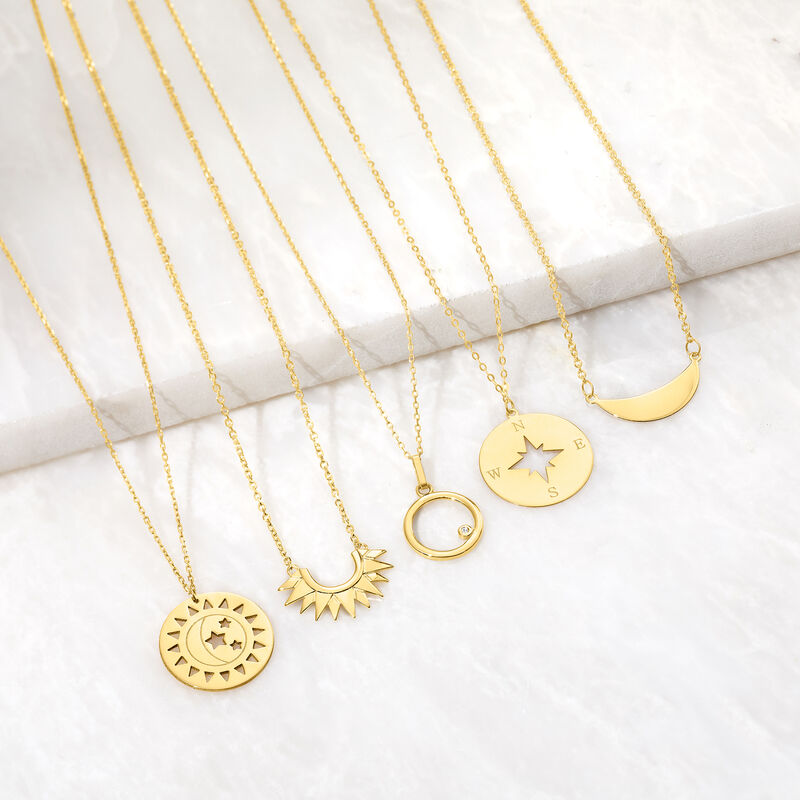 14kt Yellow Gold Circle Pendant Necklace with Diamond Accent image number 2