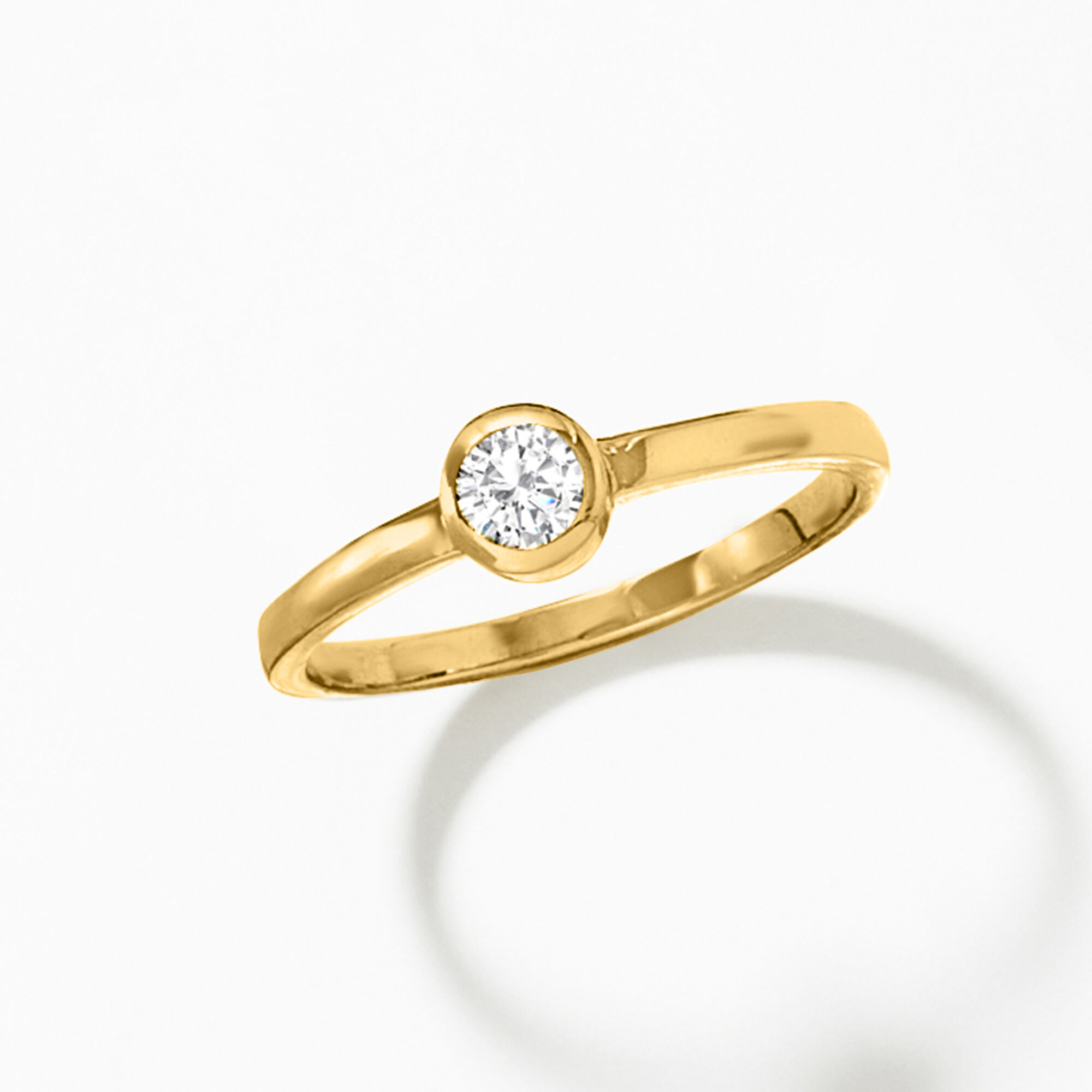 ポンタッタ　Salomon GOLD WIDE 20 Carat Bezel-Set Diamond Solitaire Ring in 14kt Yellow
