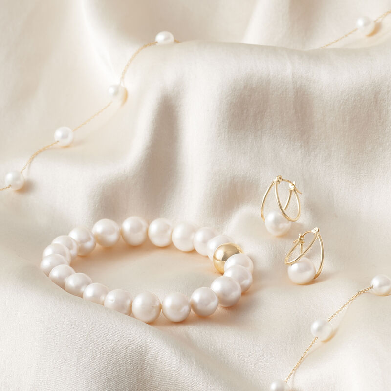 9-9.5mm Cultured Pearl and 14kt Yellow Gold Bead Stretch Bracelet image number 3