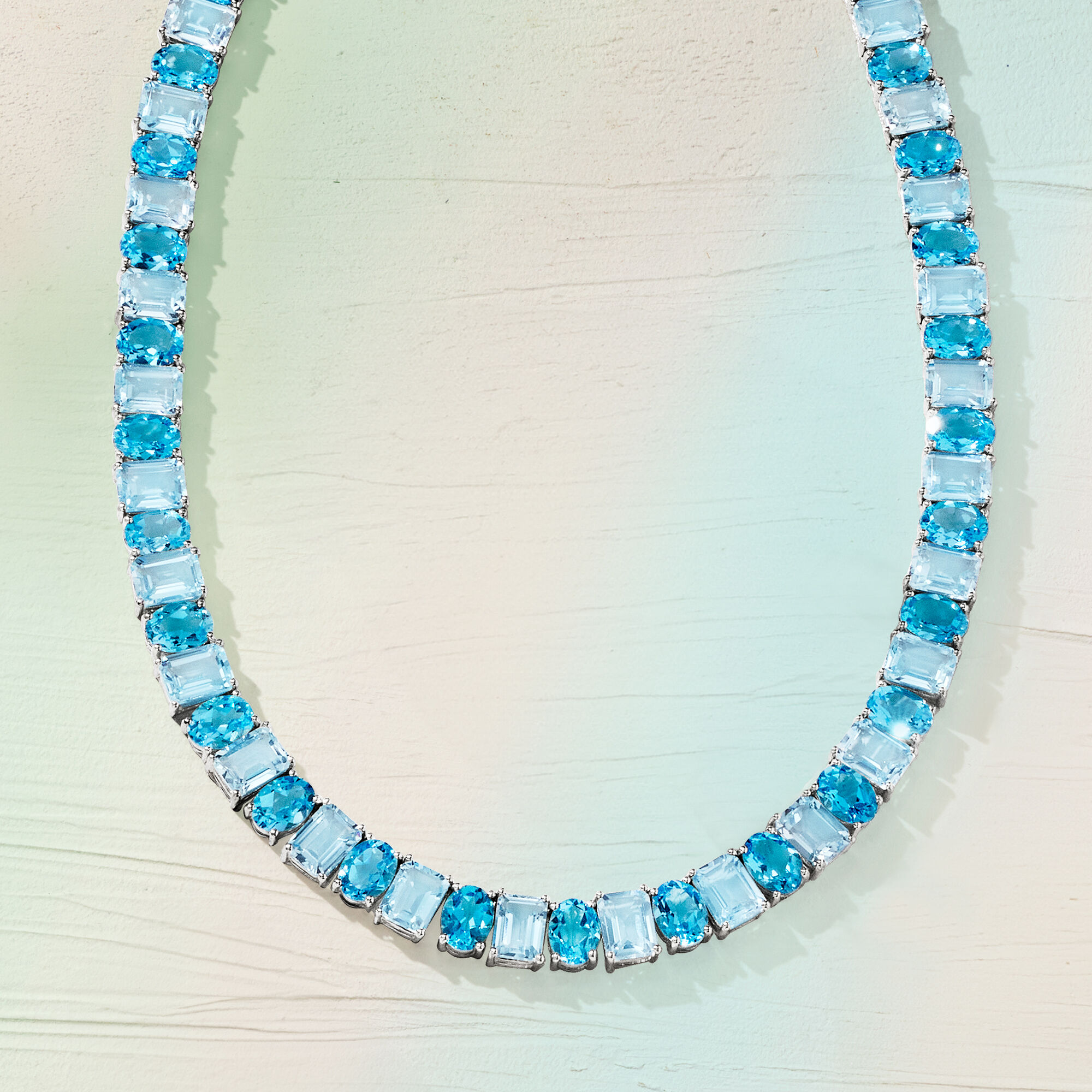 Heart-shaped Topaz and Diamond Necklace in White Gold | KLENOTA