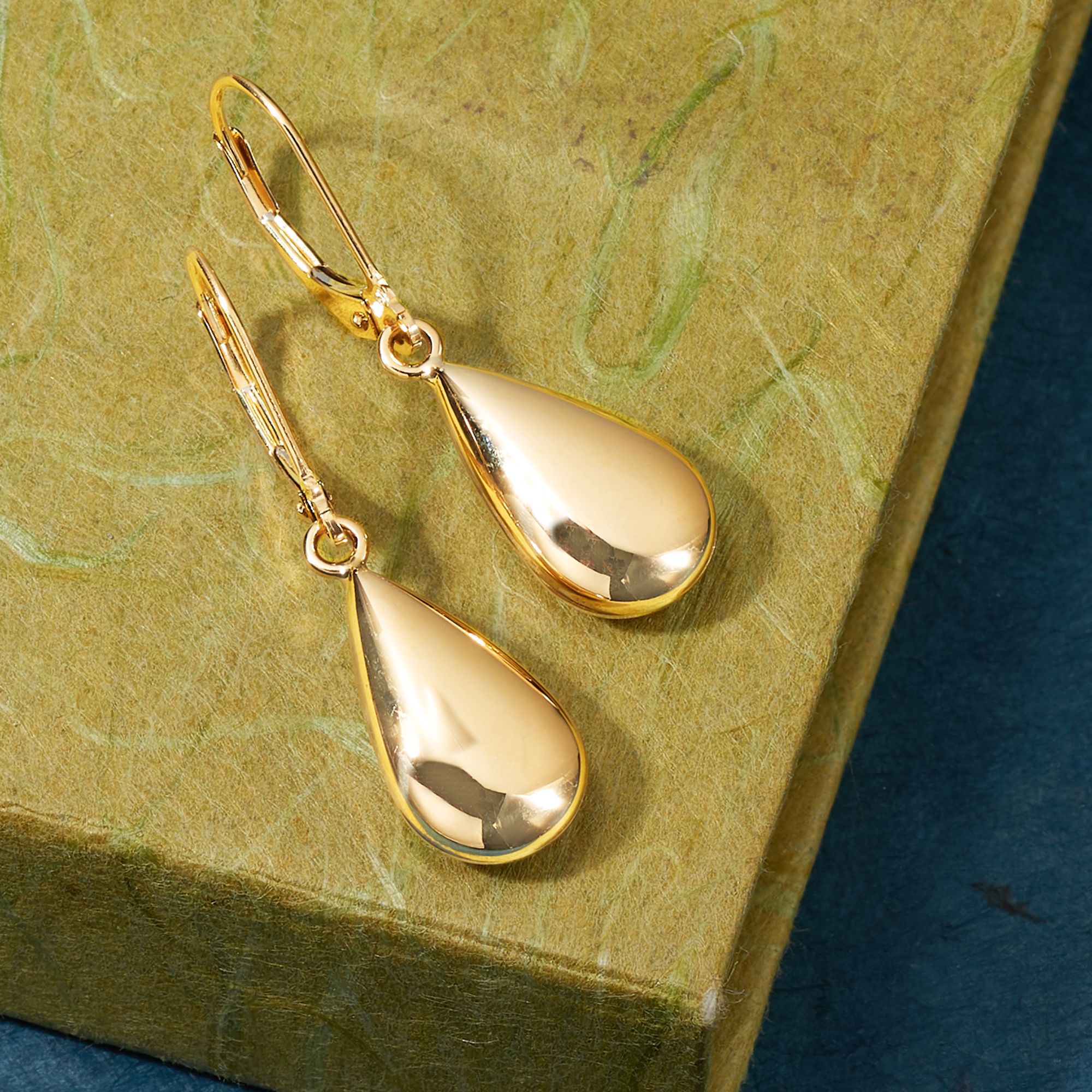 18kt Yellow Gold Teardrop Earrings
