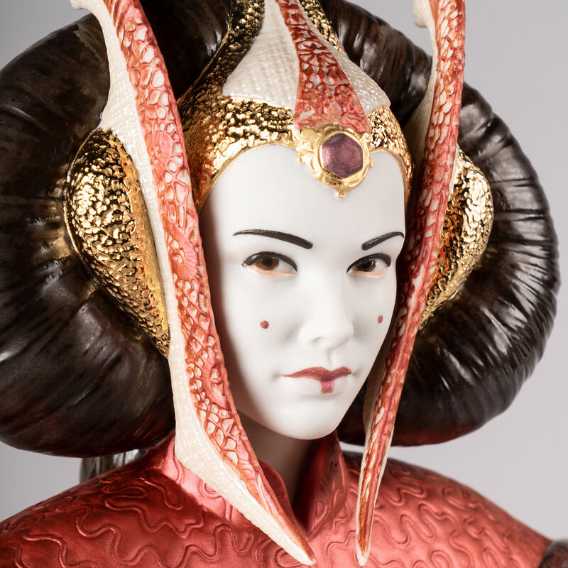 Lladro &quot;Queen Amidala&quot; Porcelain Figurine image number 1