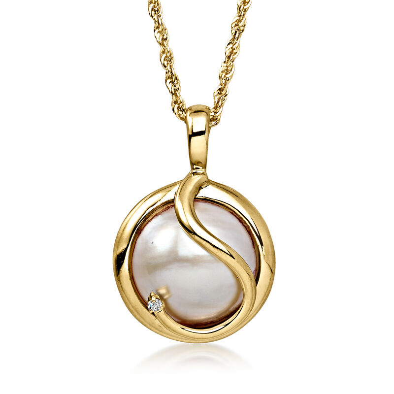 C. 1980 Vintage 14mm Cultured Mabe Pearl Pendant Necklace with Single Diamond in 14kt Yellow Gold. 18" image number 0