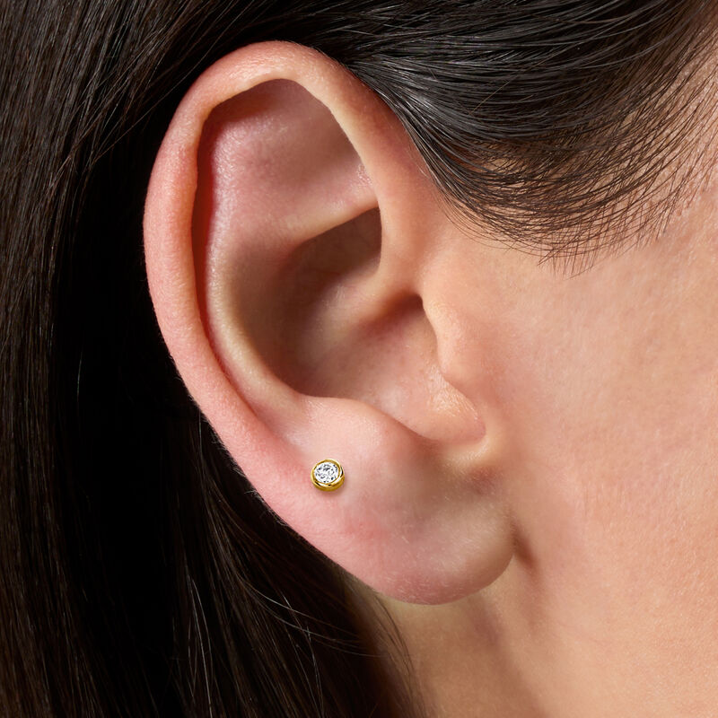 Bezel-Set Diamond Single Flat-Back Stud Earring in 14kt Yellow Gold image number 5