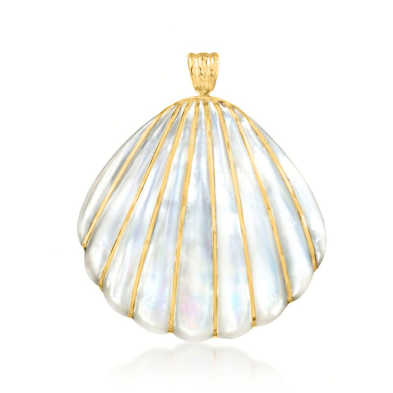 Mother-of-Pearl Seashell Pendant with 4-4.5mm Cultured Pearls in 14kt Yellow Gold image number 0