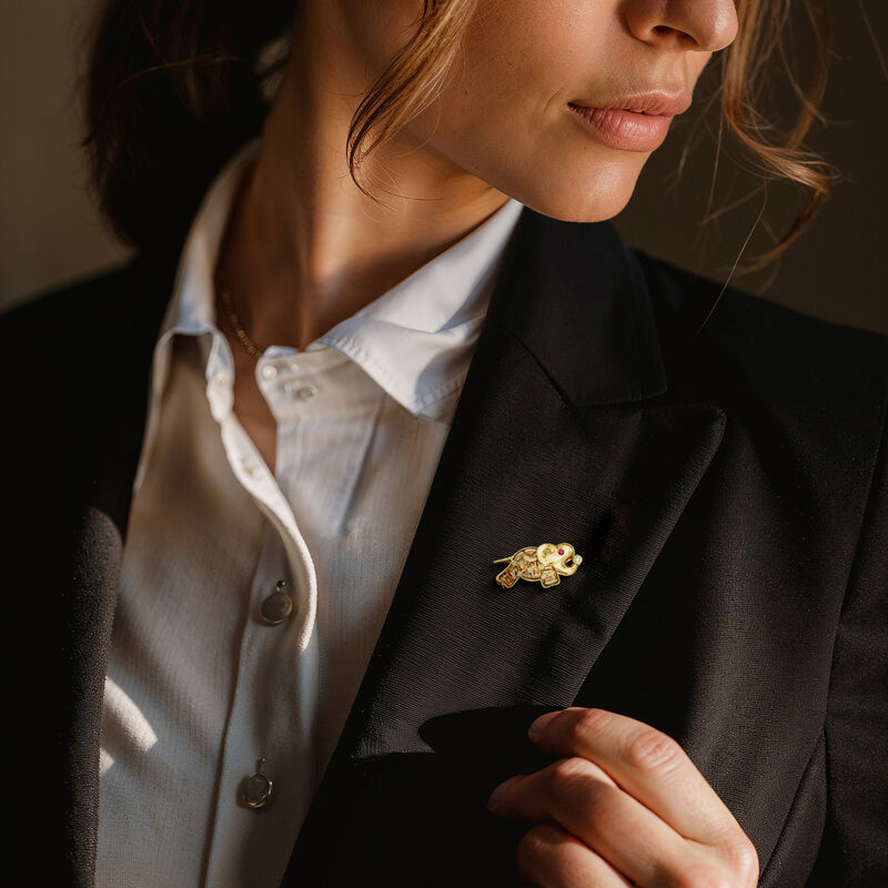 C. 1990 Vintage 2.50 ct. t.w. Citrine and .11 ct. t.w. Diamond Elephant Pin/Pendant Necklace with Single Ruby in 18kt Yellow Gold. 18&quot; image number 2