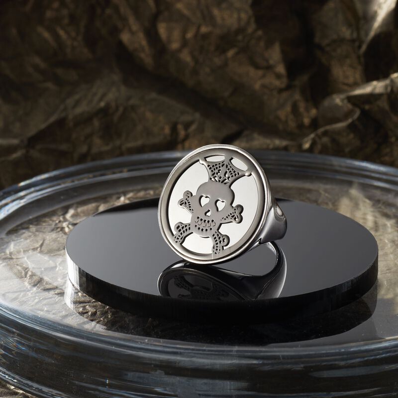 Italian Sterling Silver Skull and Crossbones Disc Ring image number 5