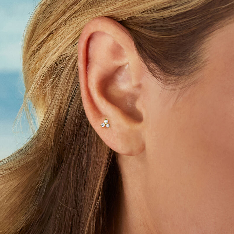 Diamond Three-Stone Single Flat-Back Stud Earring in 14kt Yellow Gold image number 5