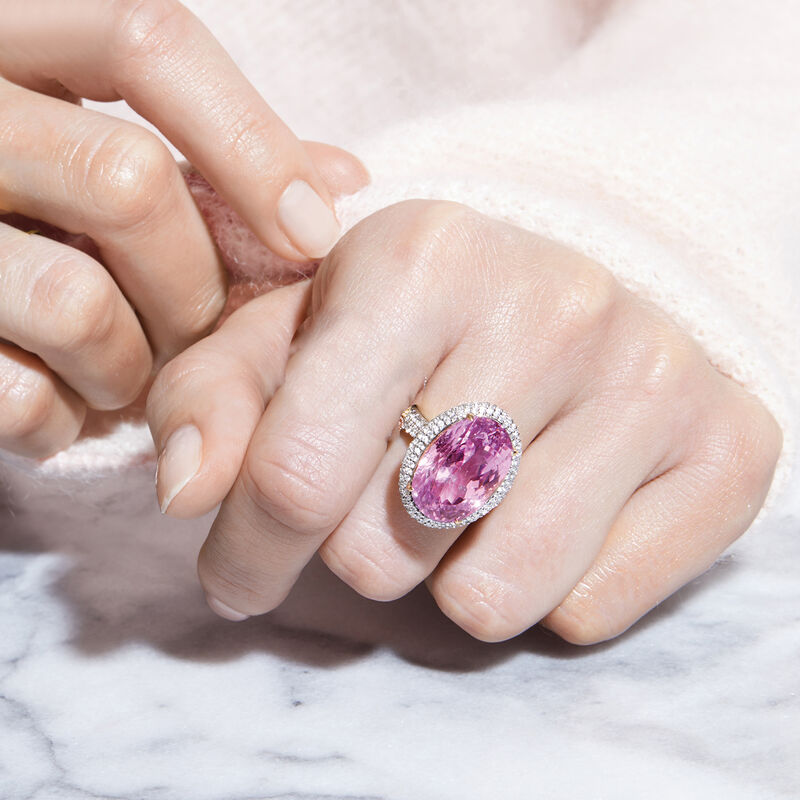 20.00 Carat Kunzite and 1.70 ct. t.w. White Zircon Ring in 14kt Yellow Gold image number 5
