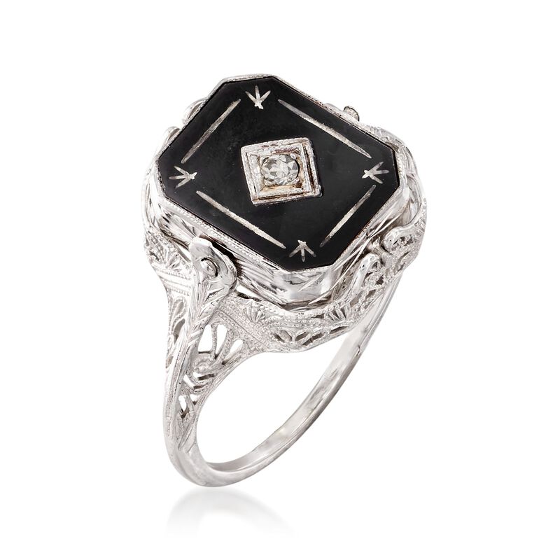 C. 1950 Vintage Black Onyx and White Agate Cameo Flip Ring with Diamond Accent in 14kt White Gold image number 2