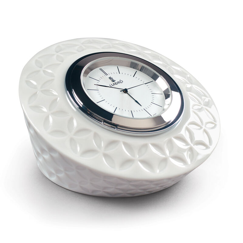 Lladro &quot;Hitoiki&quot; Round Porcelain Infinite Clock image number 1